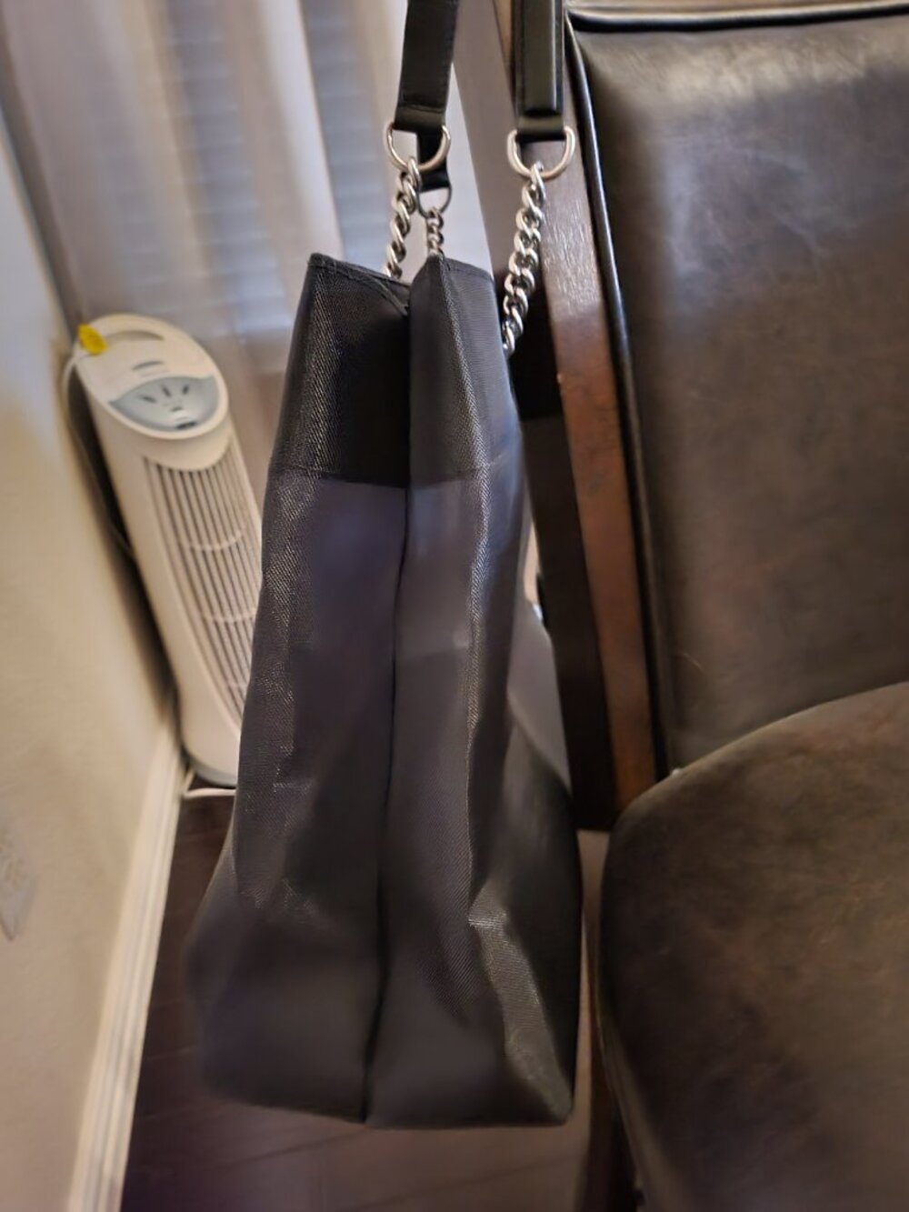 Balenciaga Large Duty Free Mesh Tote Bag - Picture 5 of 7